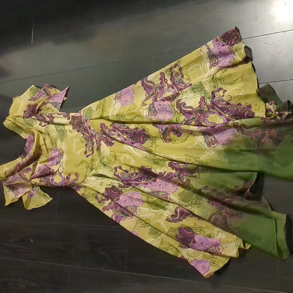 Flowy green flower dress